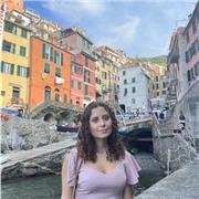 Studentessa di business and economics ( in inglese) con esperienze di studio all’estero e livello C1. Offro ripetizioni per qualsiasi età compresi listening speaking and writing